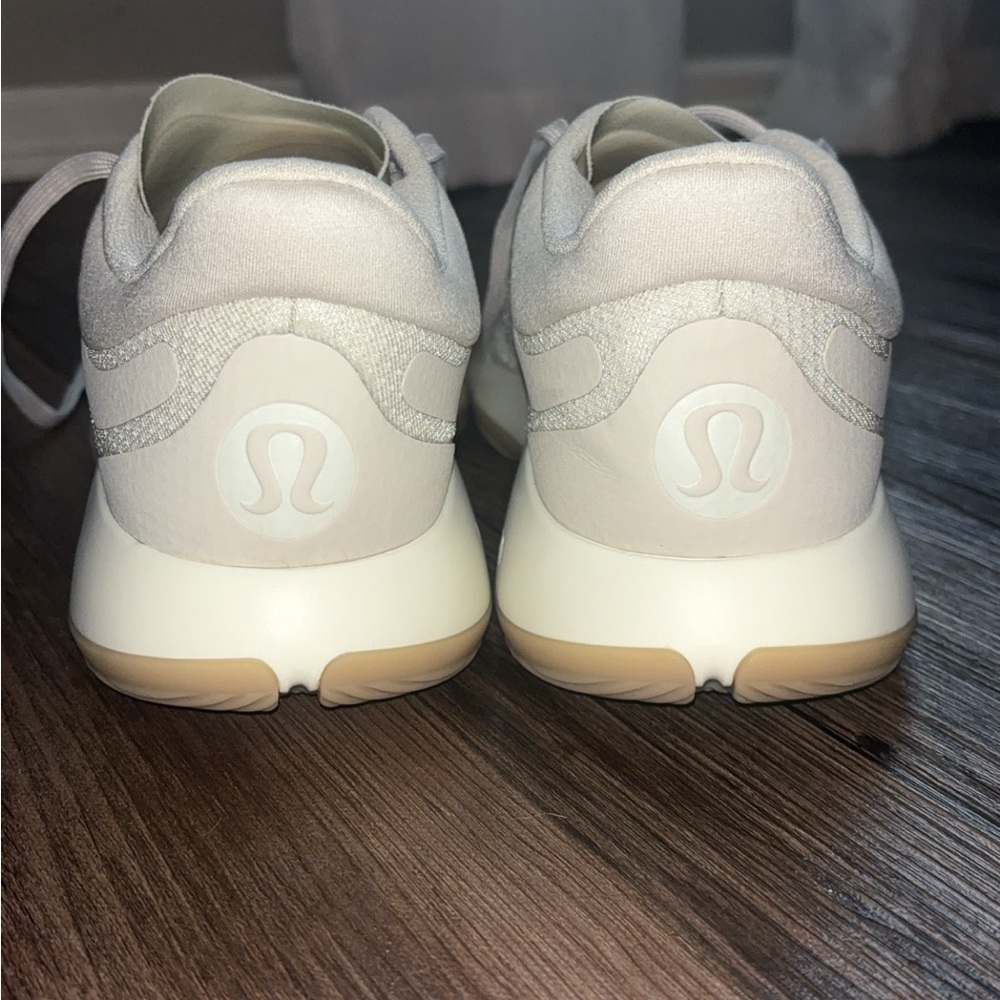 lululemon athletica Women's strongfeel lemon sorbet Sneakers